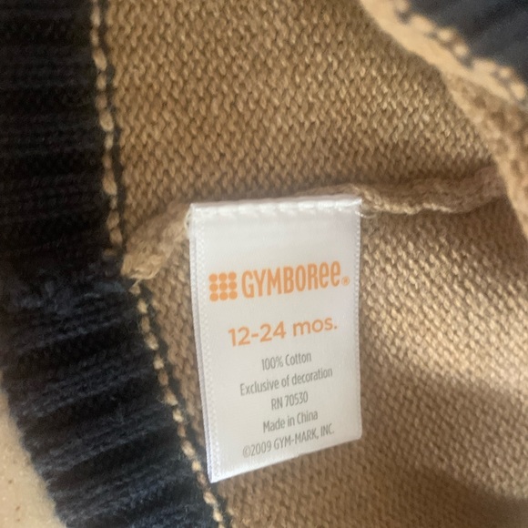 Hats & Mittens - Picture 3 of 4